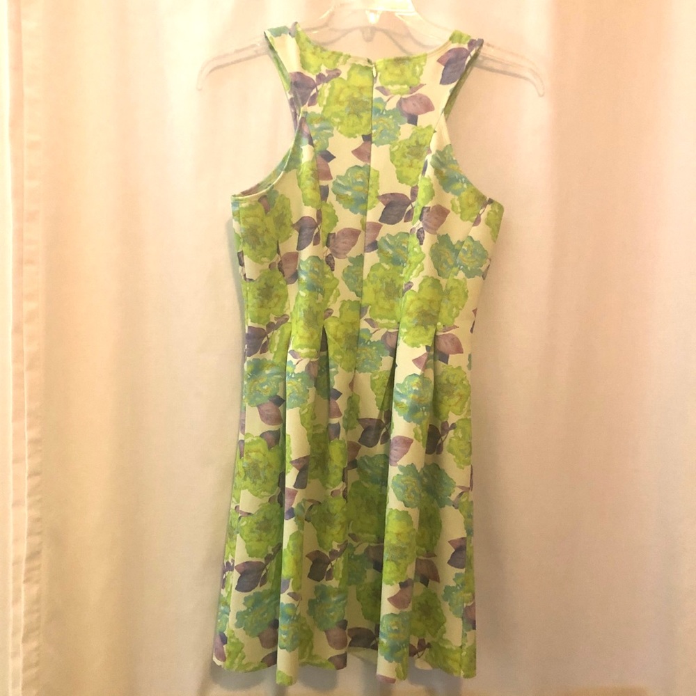Dress - Picture 2 of 6